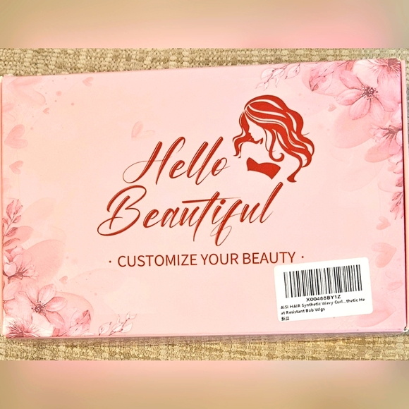 NWT'S - HELLO BEAUTIFUL BEAUTY WIGS - Synthetic Wavy Bob - Heat Resistant - Picture 3 of 5